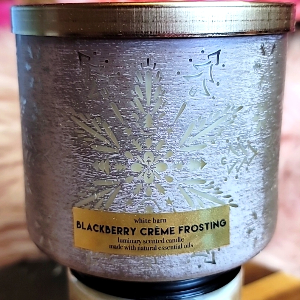 Bath and Body Works Candle-White Barn